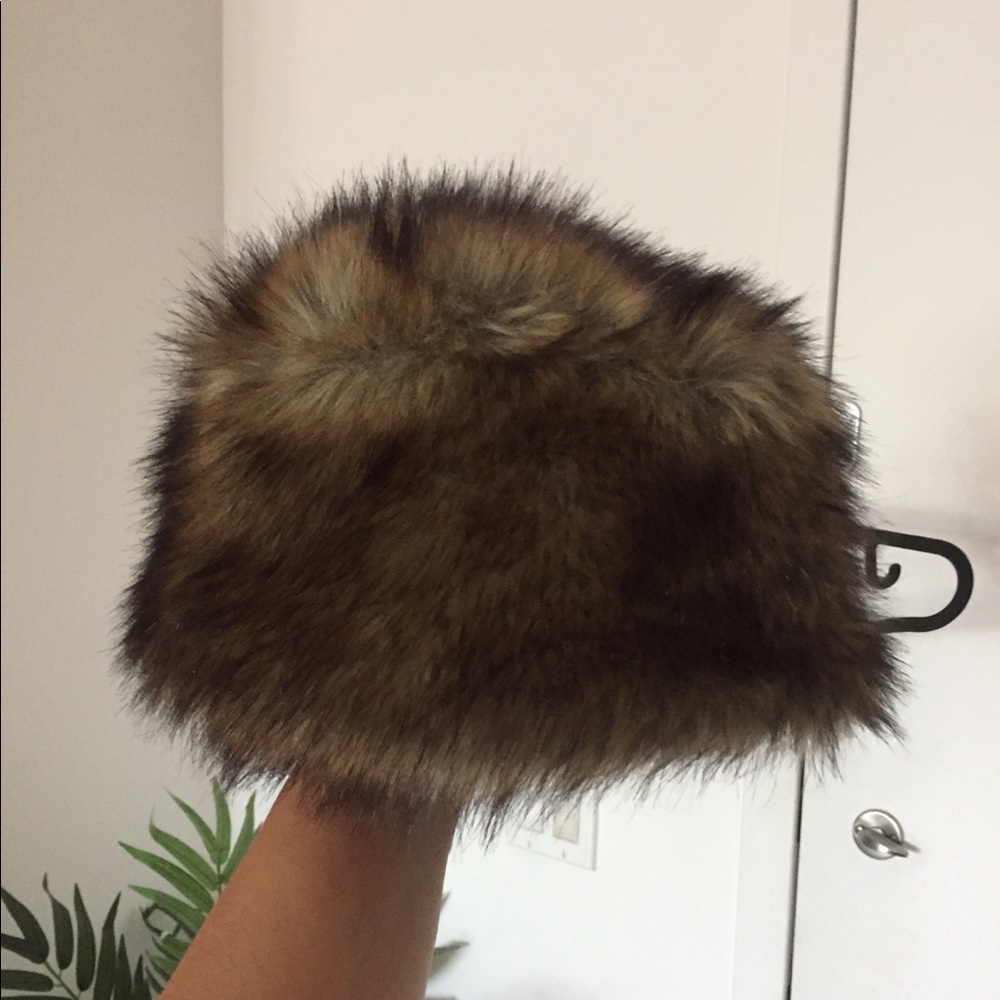H&M faux fur hat sz OS
